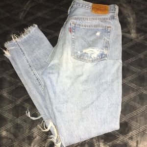 Levis ripped boyfriend jeans